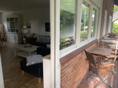 Balkonzugang vom Wohnzimmer.