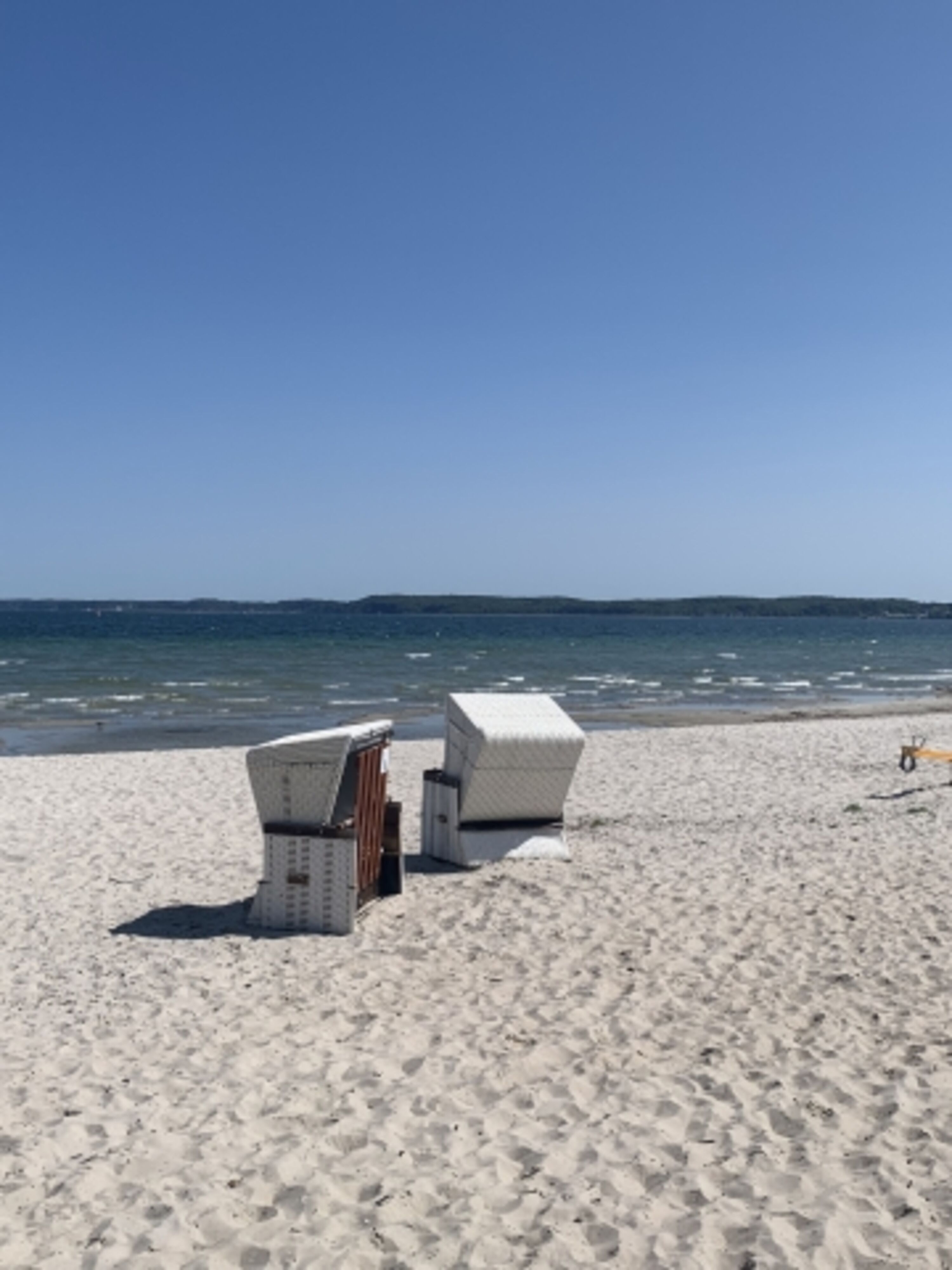 Strand Holnis