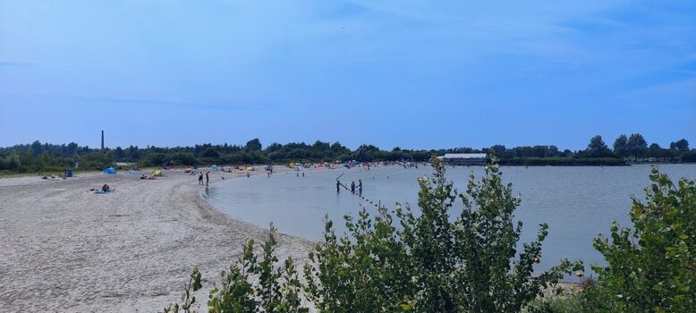 Strandbad am Ijsselmeer mit dem Auto 15 Minuten kurz vor Medemblik