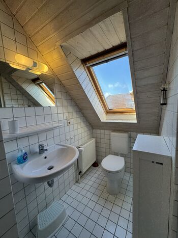Bad im Obergeschoss mit Dusche