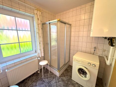 EG Badezimmer mit Dusche