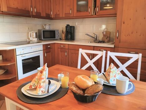 Küche mit Essbereich