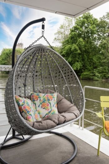 Im Sommer in der Hängeschaukel die Seele baumeln lassen...