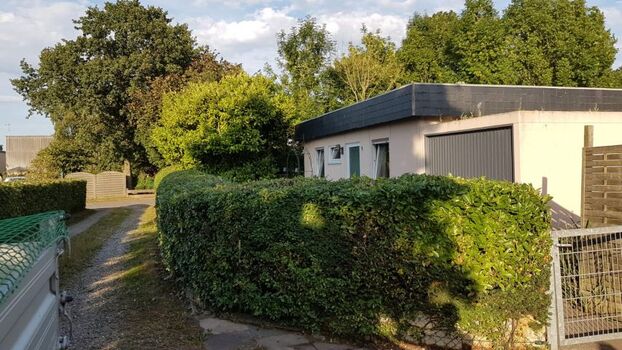 Blick aufs Ferienhaus Vorgarten