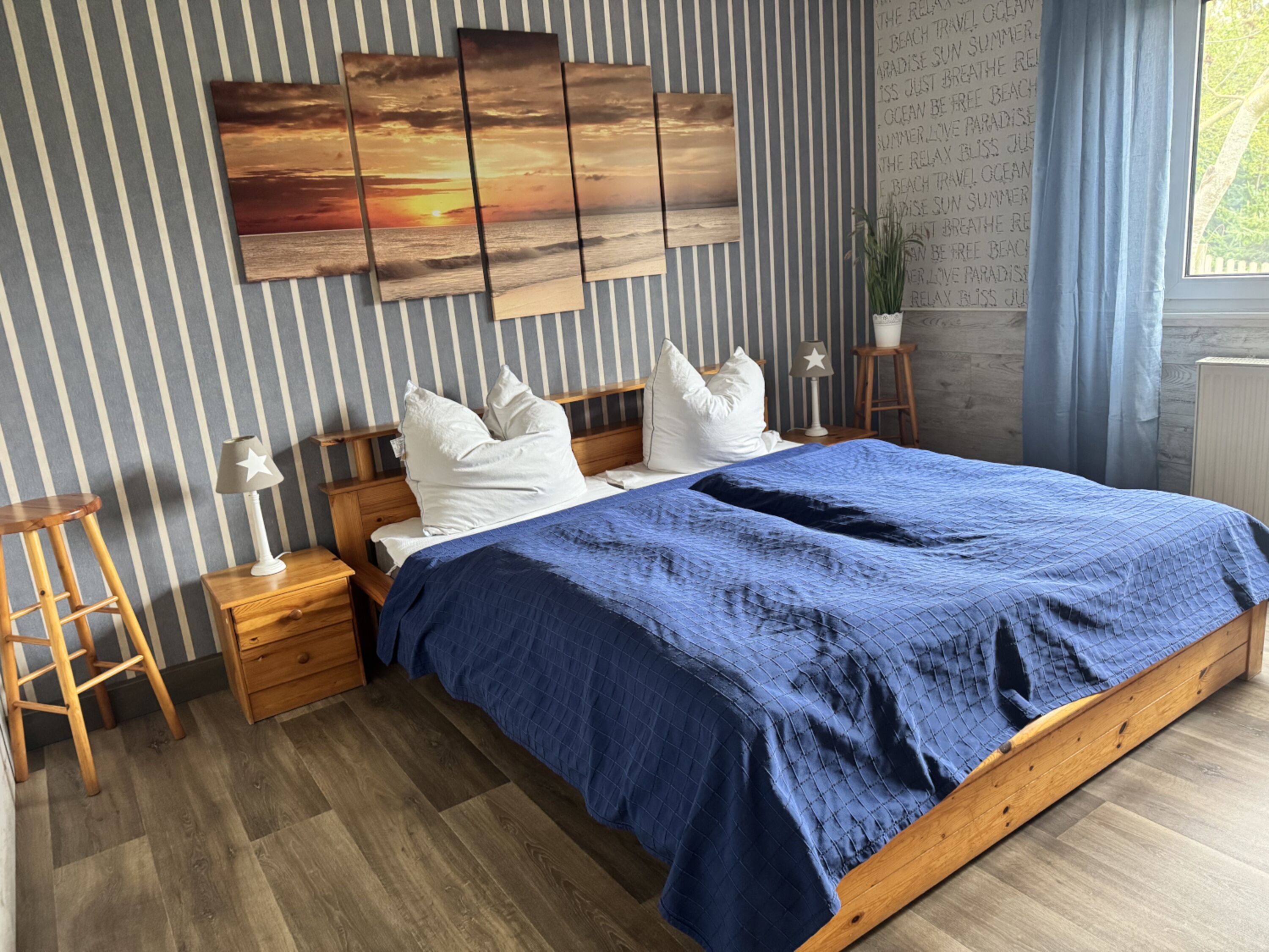 Großes Schlafzimmer