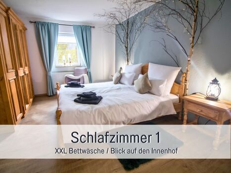 Schlafzimmer 1