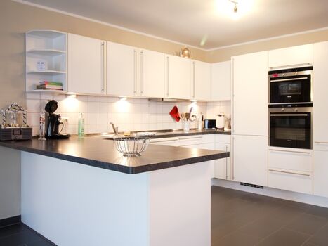 Moderne, offene Küche