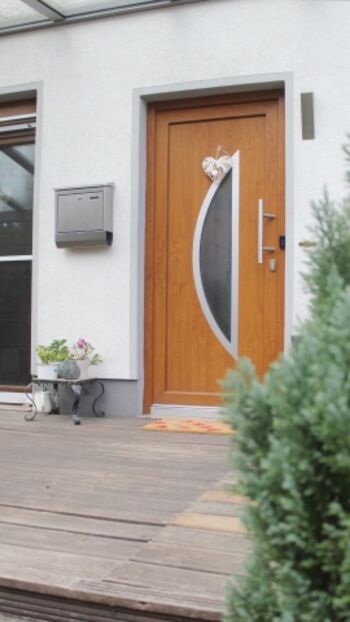 Terrasse / Blick auf Eingang Ferienwohnung