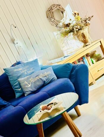 Machen Sie es sich gemütlich, schnappen Sie sich Ihr Lieblingsbuch , machen Sie Urlaub auch wenn draußen  das Wetter Sie nicht an den Strand lockt.