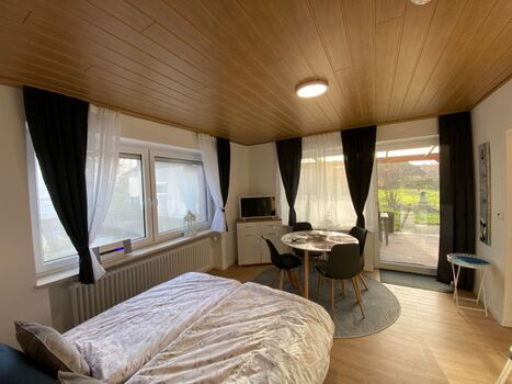 Wohn/Schlafraum von Apartment B