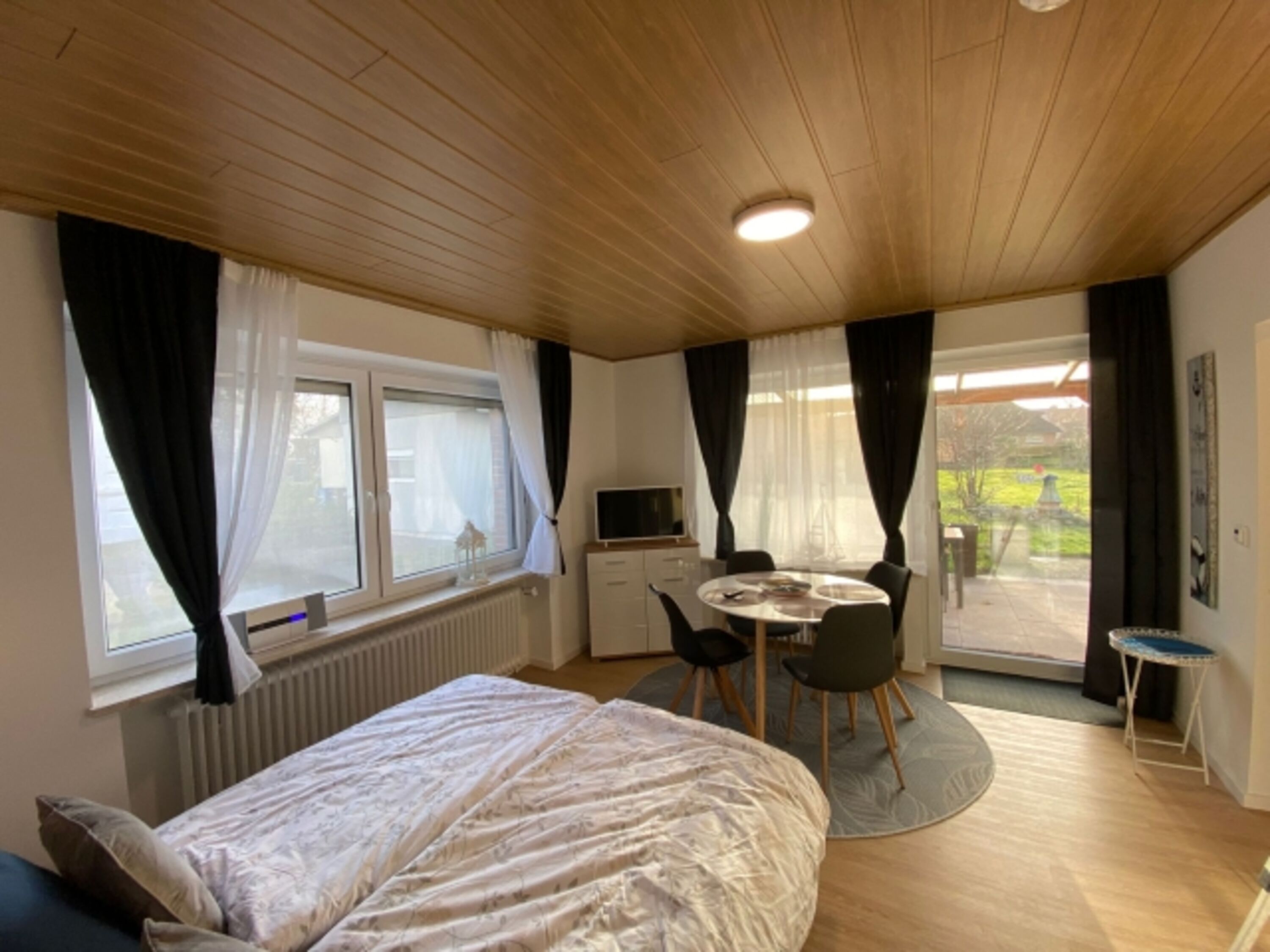 Wohn/Schlafraum von Apartment B