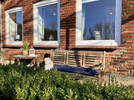 Außenbereich vor dem Haus (Süd-Ausrichtung)