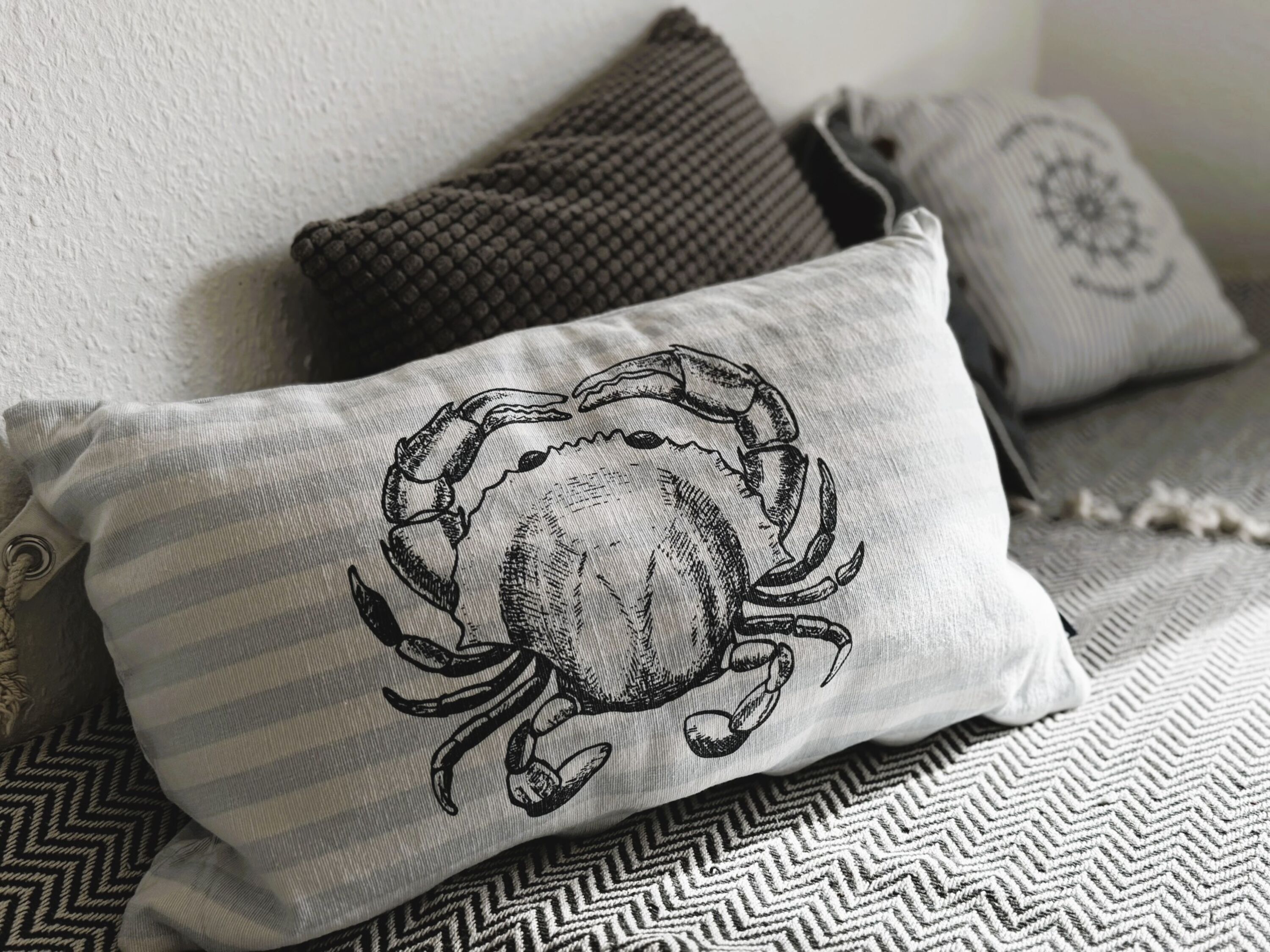 Schlafzimmer mit zwei Einzelbetten, davon eins ausziehbar