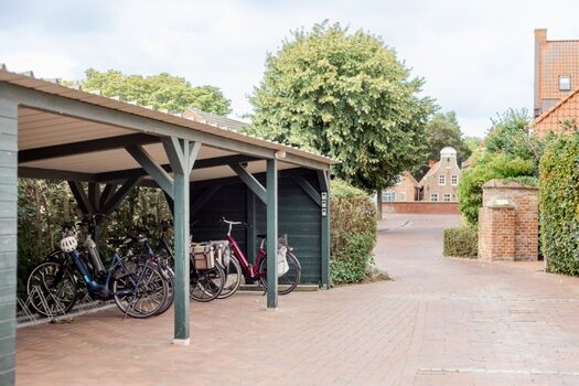 Der Fahrradunterstand direkt am Haus