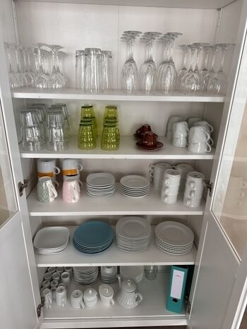 Geschirrschrank