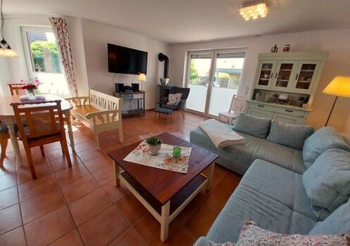 Wohnzimmer mit Essplatz