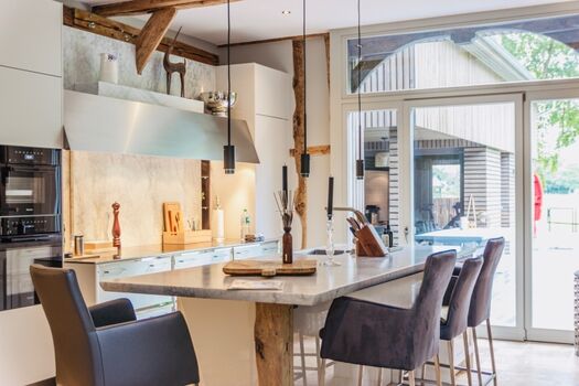 Küche mit Essbereich