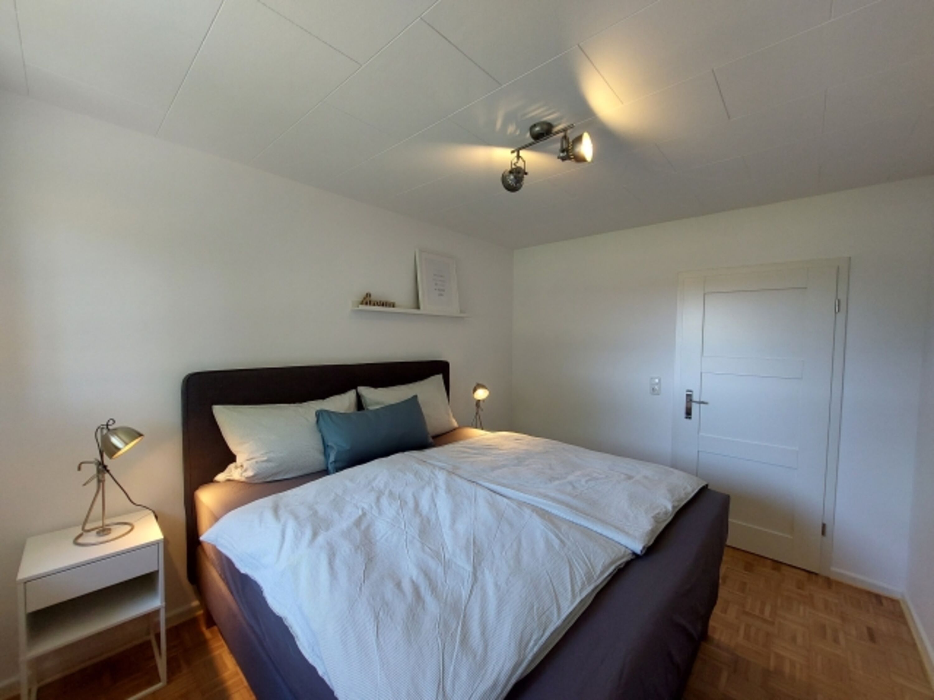 Schlafzimmer 1