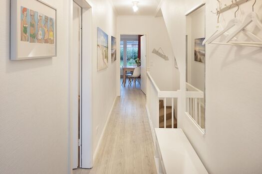 Flur EG und Eingangsbereich