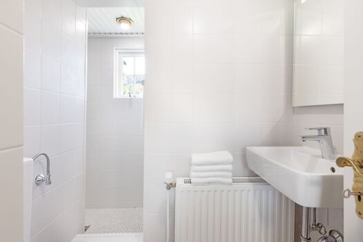 Schlafzimmer 4 im EG im Gästehaus mit Küche und Bad