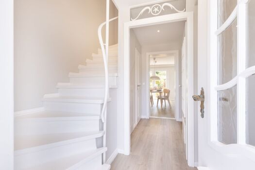 Eingangsbereich und Treppe