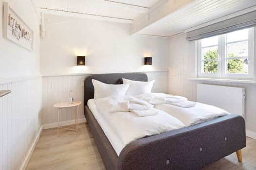 Schlafzimmer eins OG