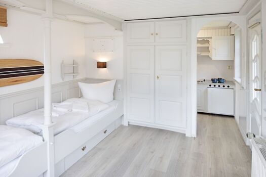 Schlafzimmer 4 im EG im Gästehaus mit Küche und Bad