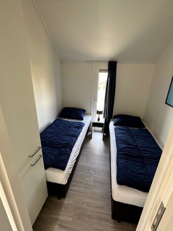 zweites Schlafzimmer mit Einzelbetten