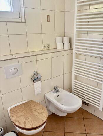 WC und Bidet, für alle, die das schätzen