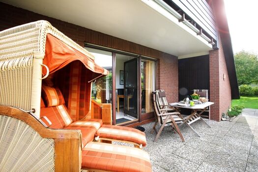 Terrasse mit Strandkorb