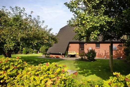 Ferienhaus und Garten