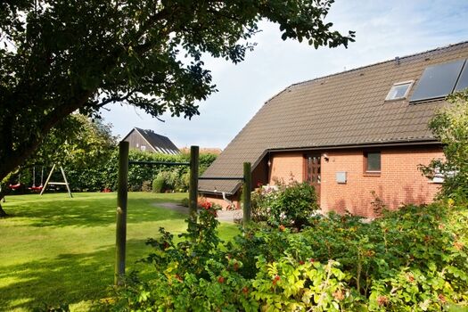 Ferienhaus und Garten