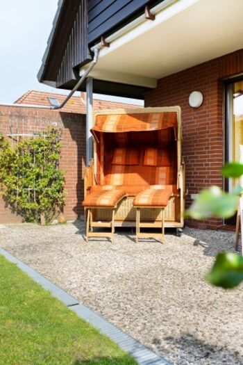 Terrasse mit Strandkorb