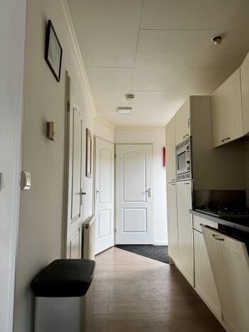 Heller und einladender Eingangs- 