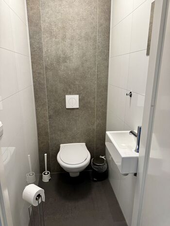 Die Toilette ist separat und sorgt für Privatsphäre