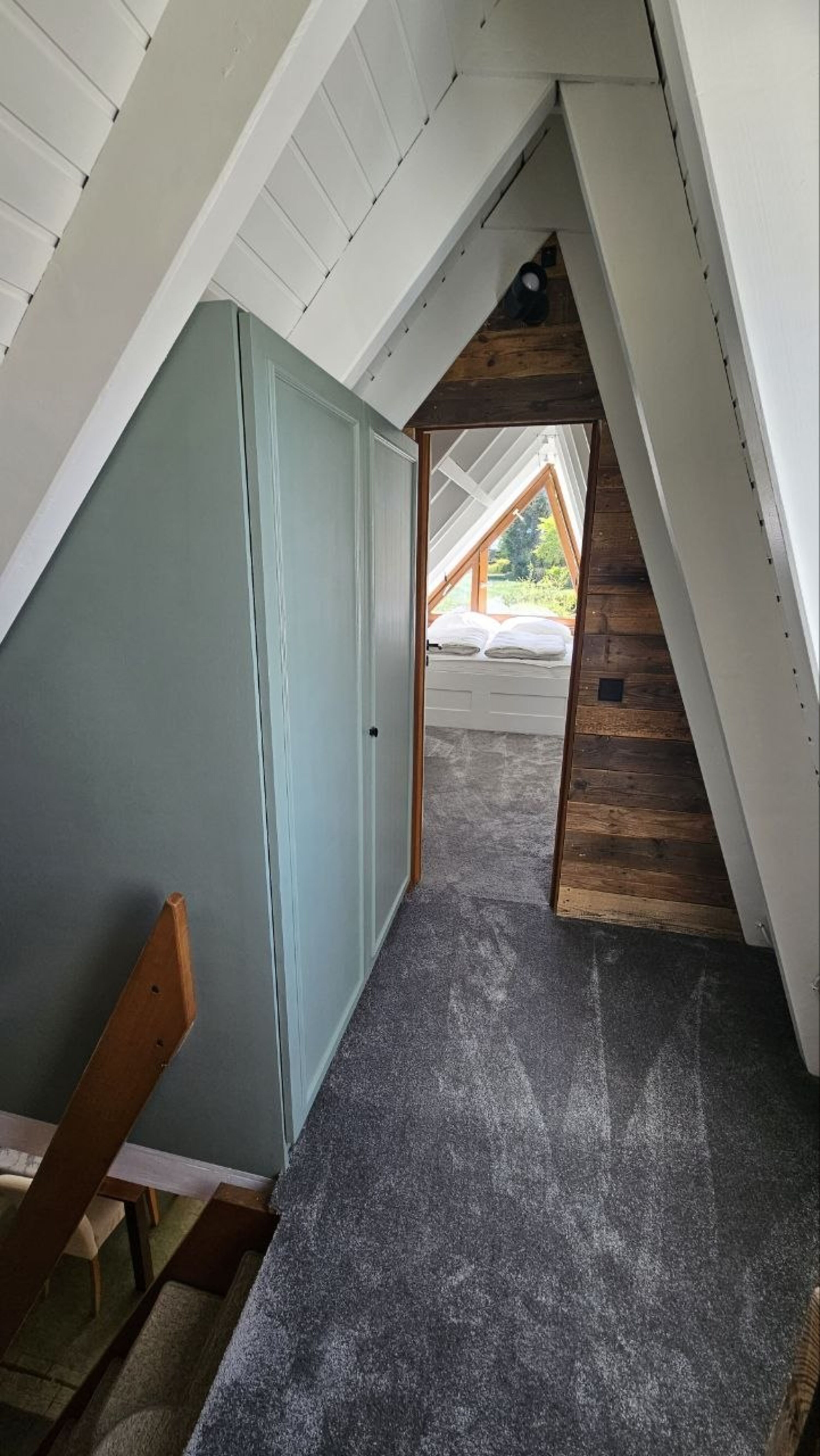 Flur OG mit großem Kleiderschrank