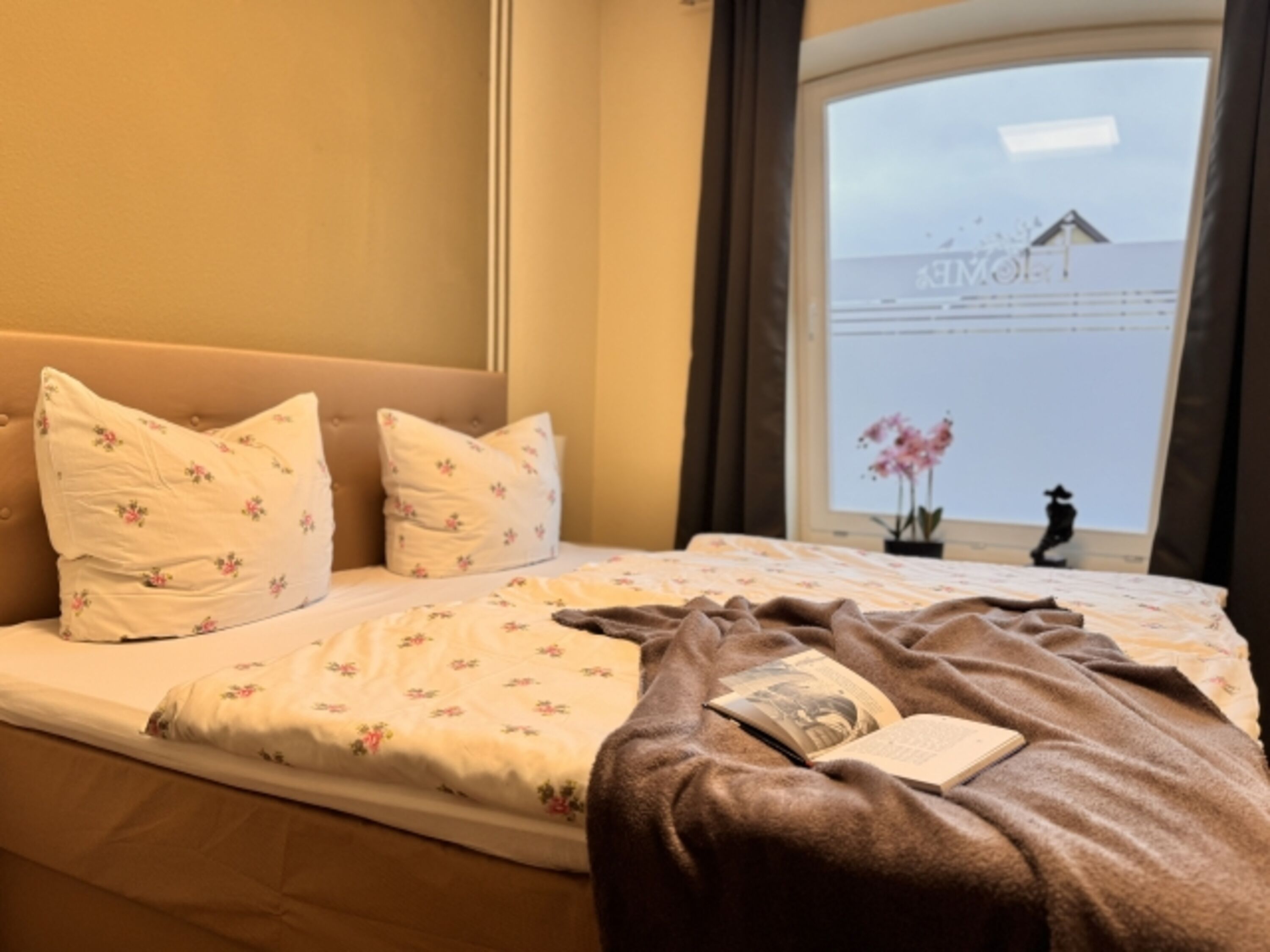 Schlafzimmer 2 mit TV