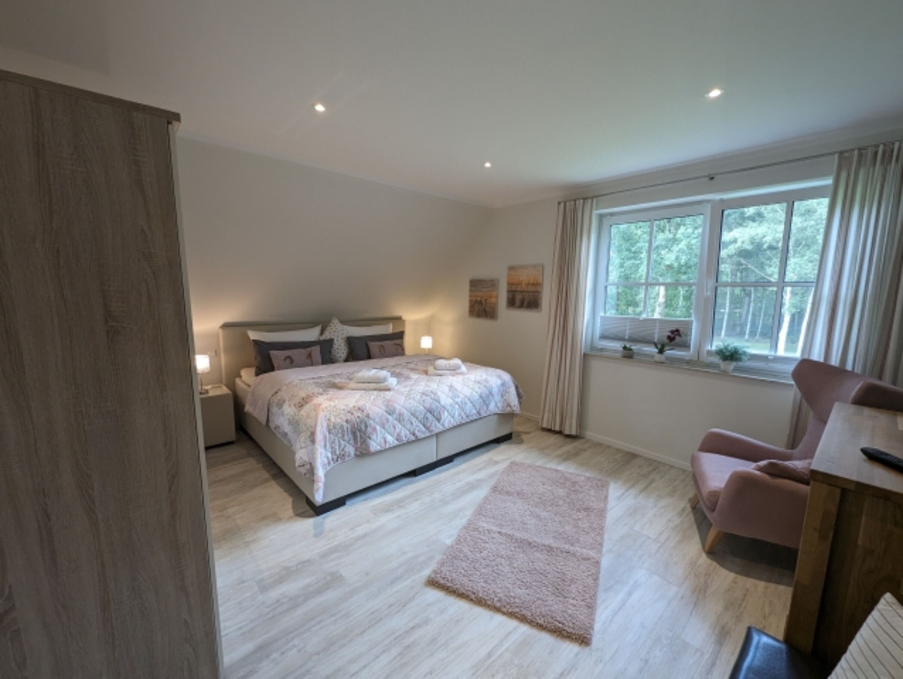 Schlafzimmer 1