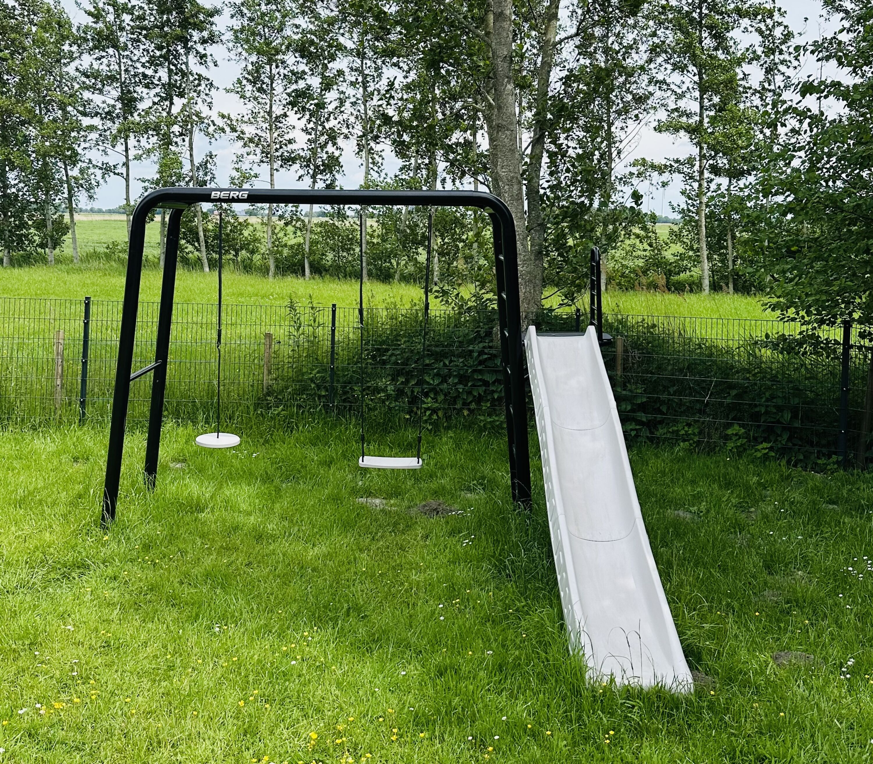 Spielgerüst im Garten
