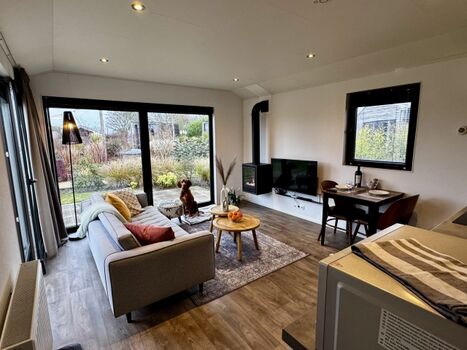 Der Kamin sorgt für wohlige Wärme