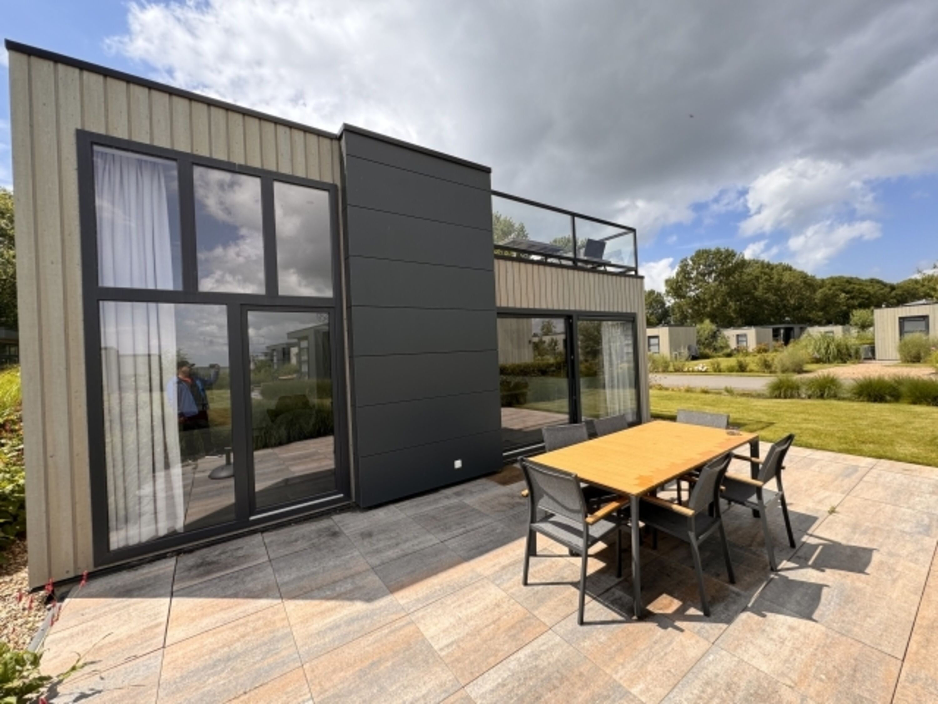 Terrasse vorm Haus