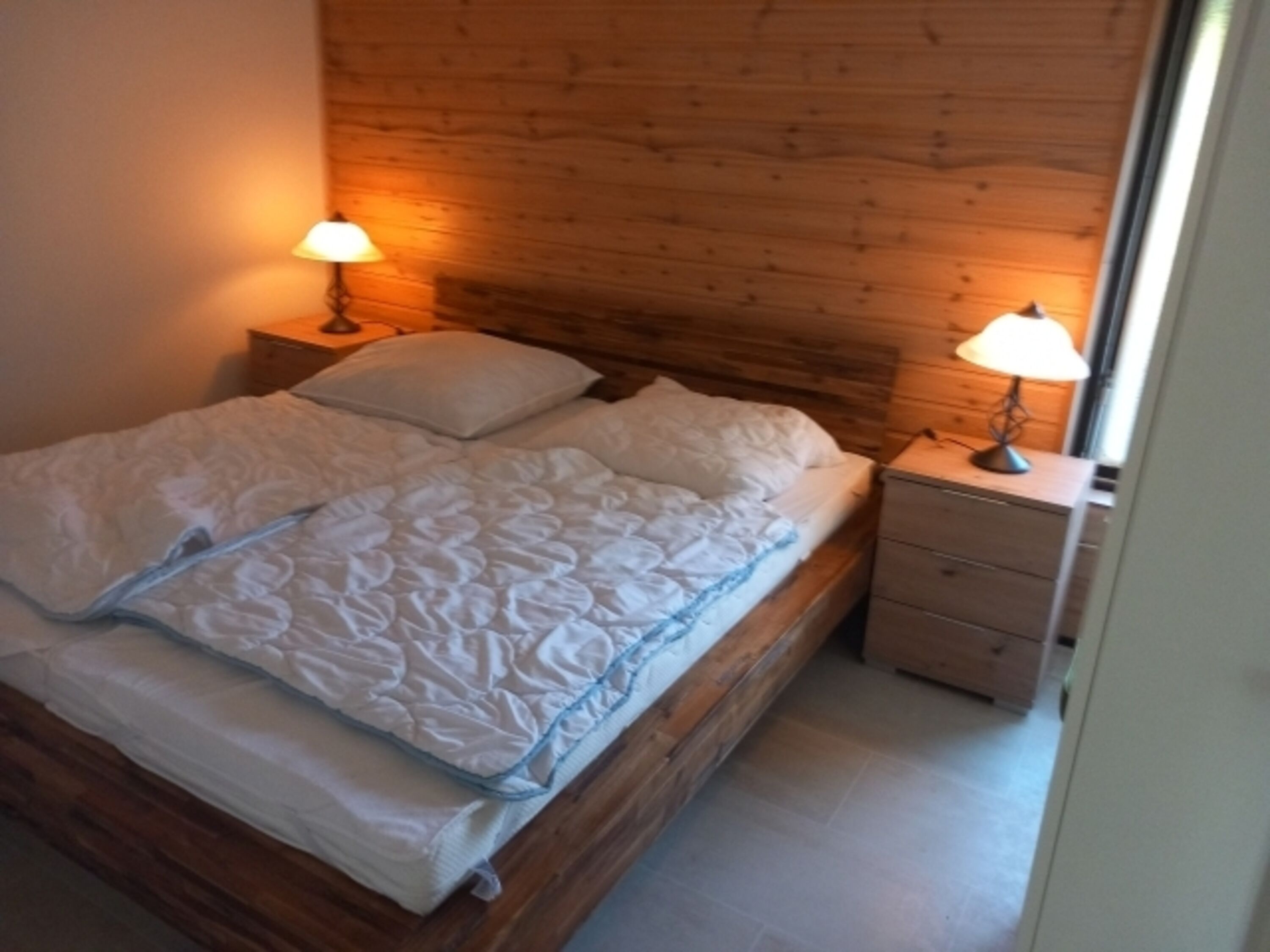 Schlafzimmer 1