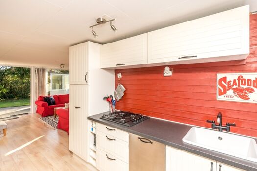 Die neue, offene Küche mit Geschirrspüler