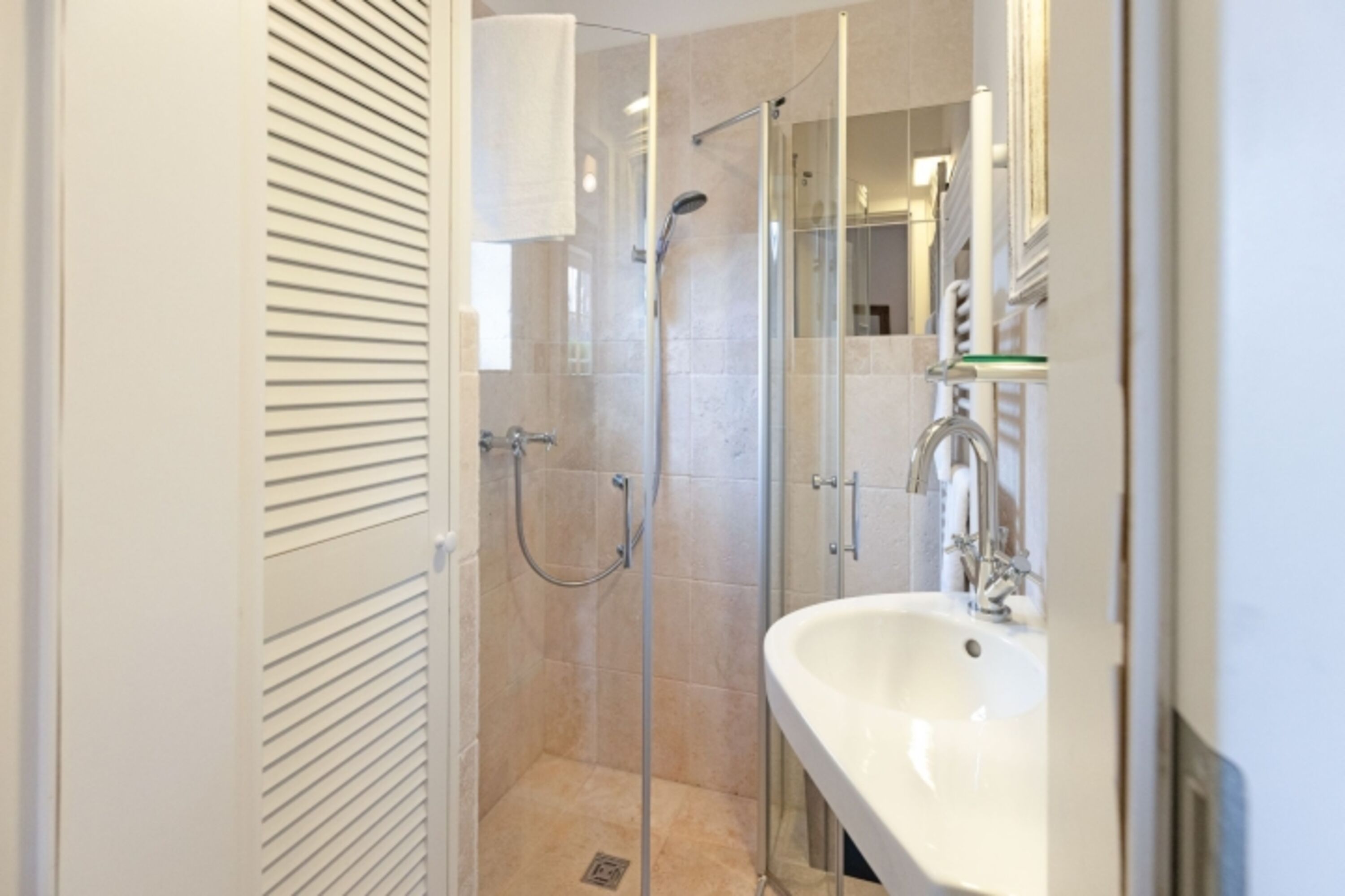 Badezimmer drei im EG
