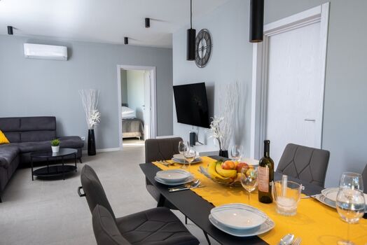 Wohn- und Essbereich