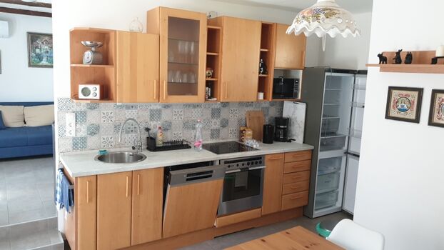 Küche mit kompletter Küchenzeile inkl. Spülmaschine