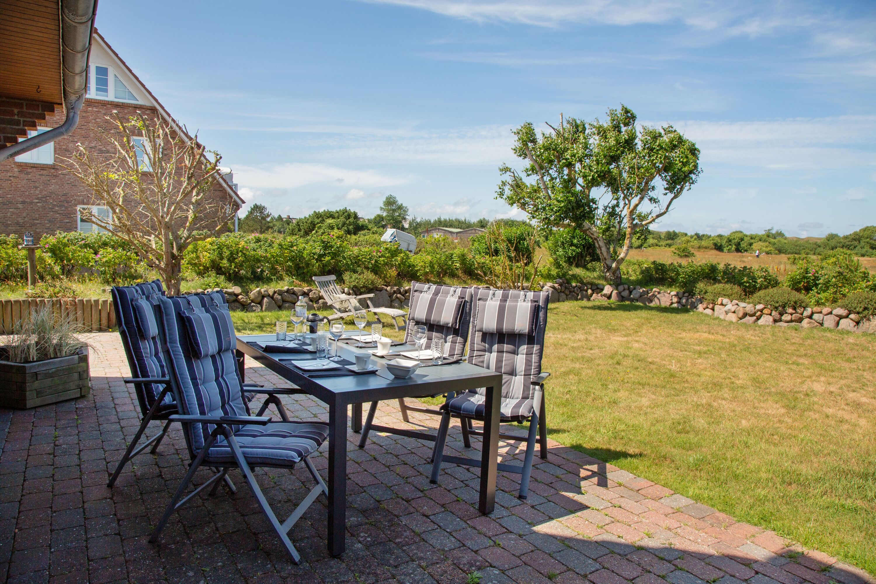 Terrasse und Garten