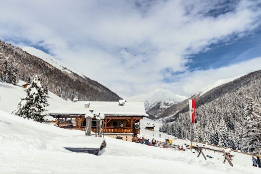 Grossberghütte im Winter