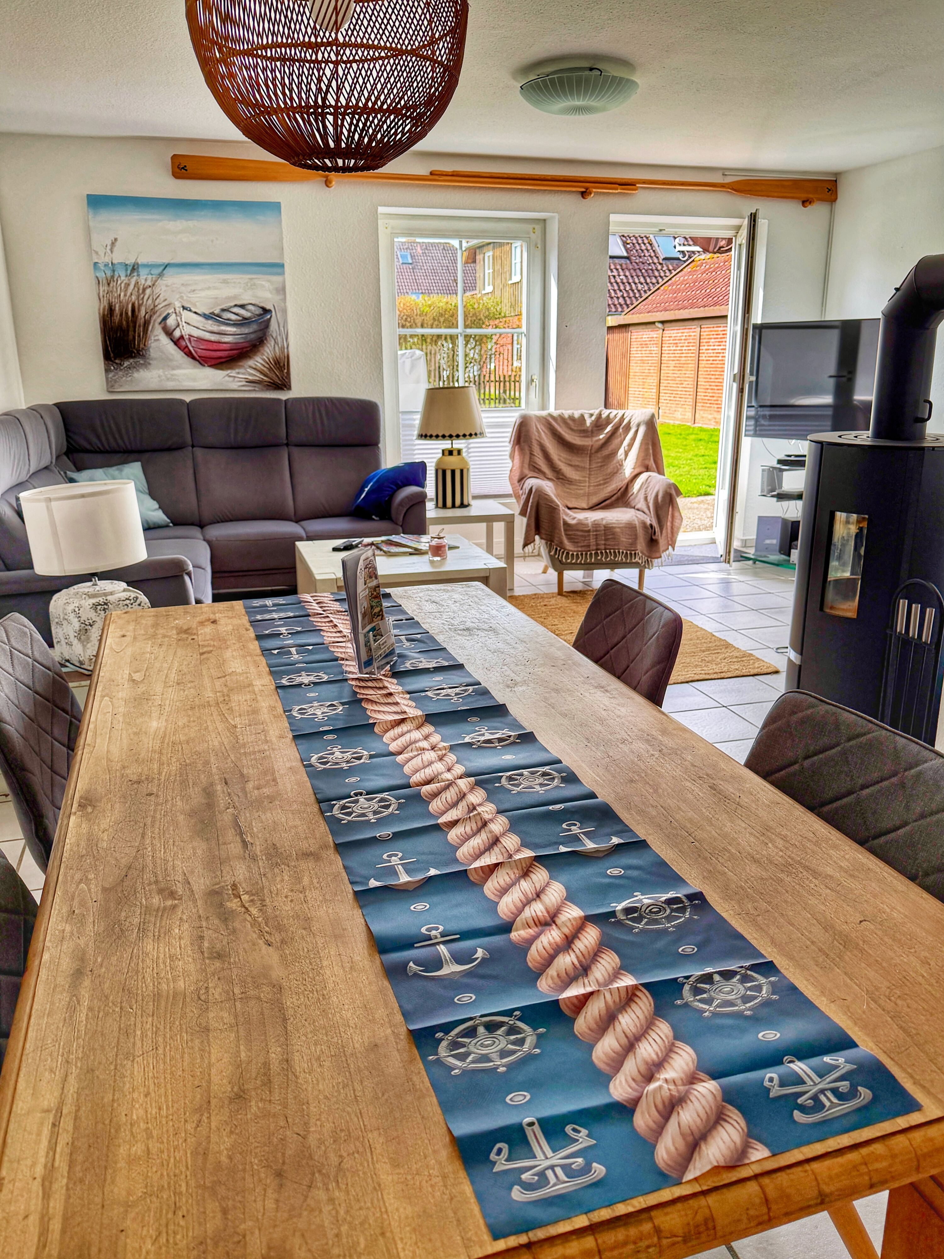 Wohnzimmer mit gemütlicher Kaminofenecke