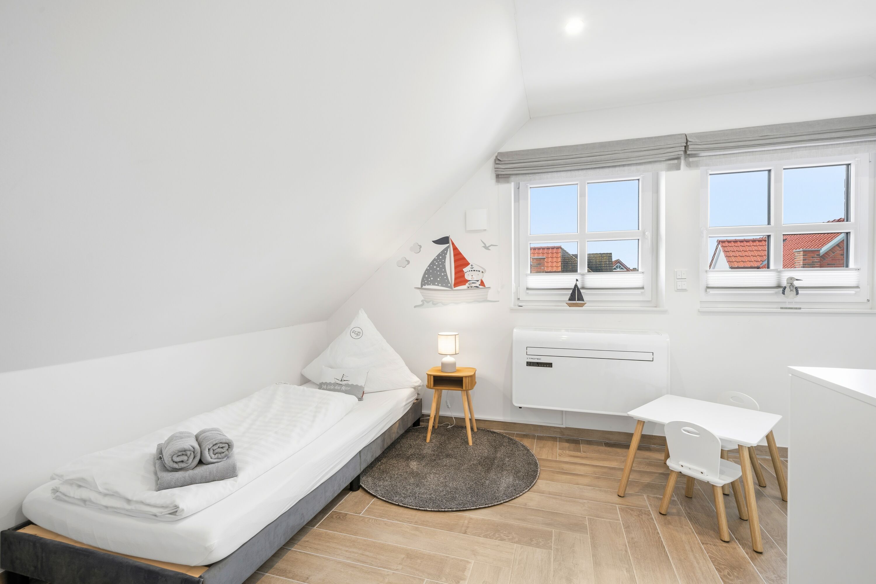 Drittes Schlafzimmer mit zwei Einzelbetten
